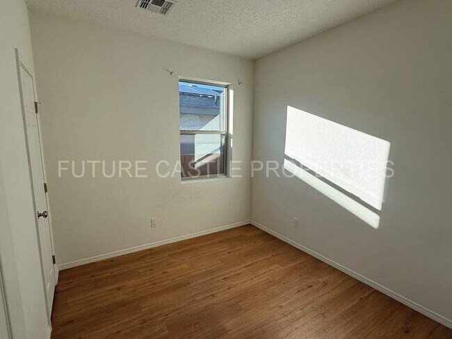 Building Photo - 4766 Grizzly Peak Rd NE