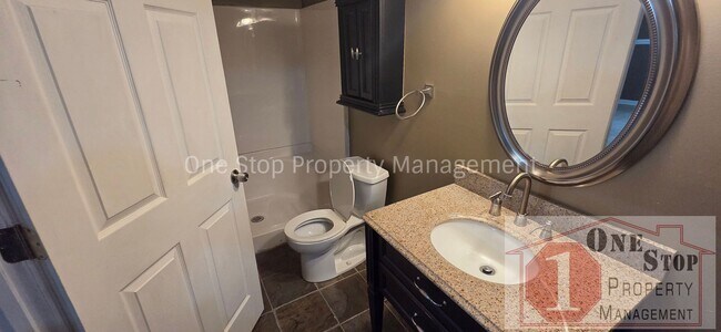Building Photo - Beautiful 3 Bedroom & 2 Bathroom Home!