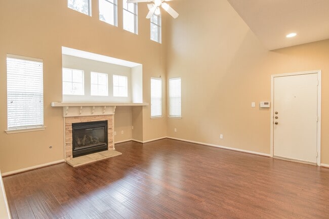 Building Photo - 57 Scarlet Woods Ct