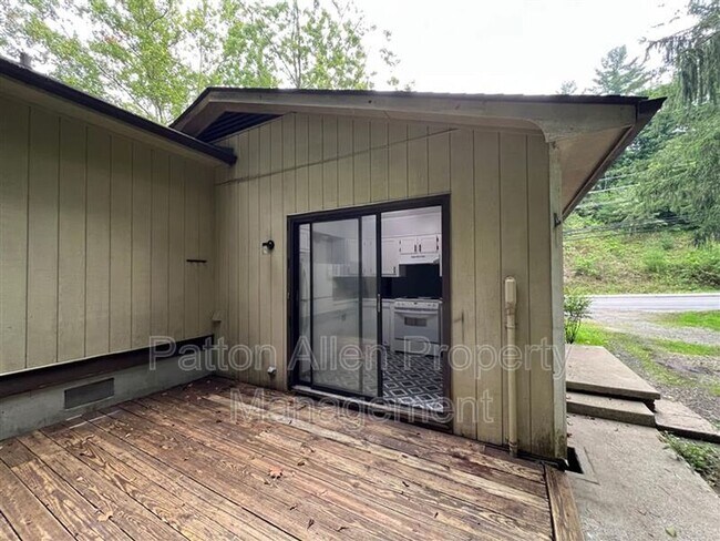 Building Photo - 142 Beaverdam Rd