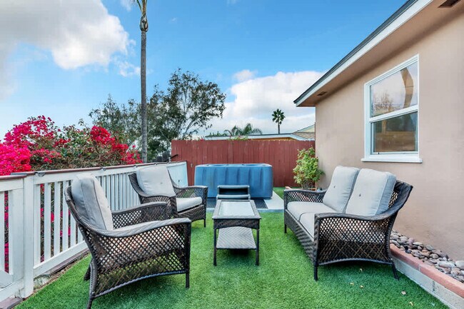 Building Photo - 4853 Twain Ave