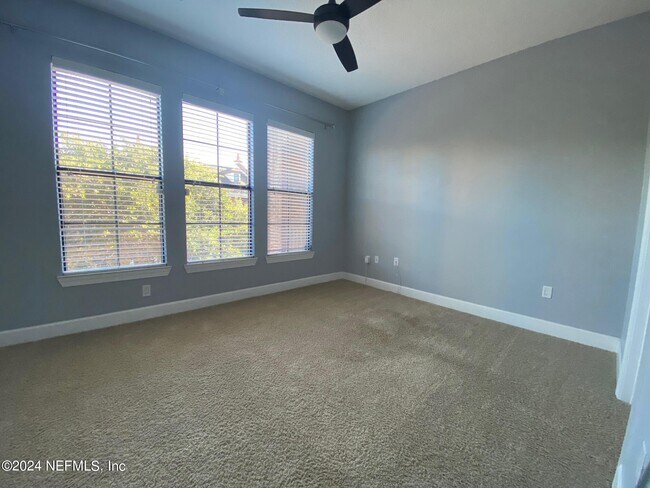 Building Photo - 9823 Tapestry Park Circle