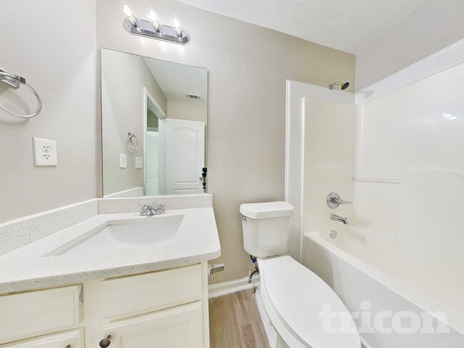 Building Photo - 225 Victoria Blvd