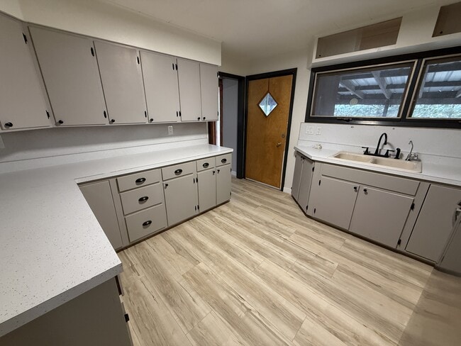 Building Photo - 42 Old US Hwy 91