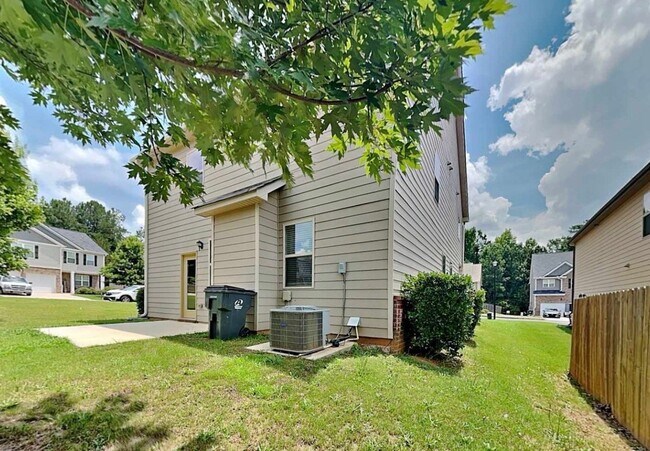 Building Photo - 2136 Theberton Trail