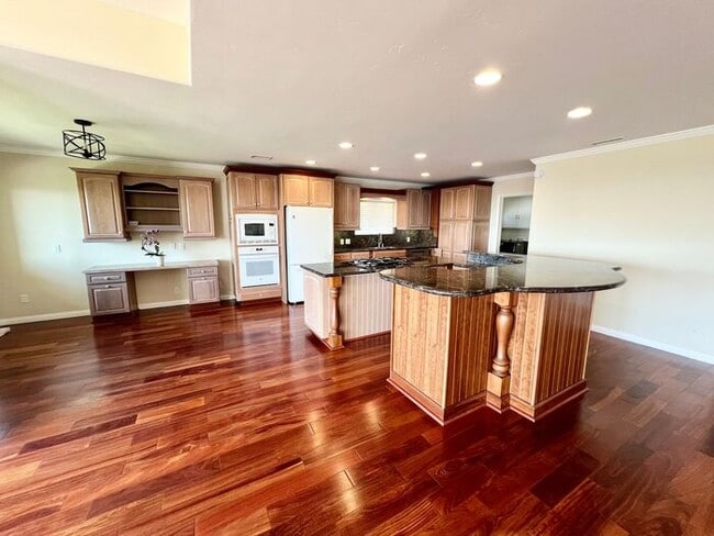 Building Photo - Beautiful 4-Bedroom Home with Modern Upgrades – Spacious 2,820 Sq Ft