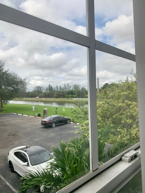 Building Photo - 2881 N Oakland Forest Dr