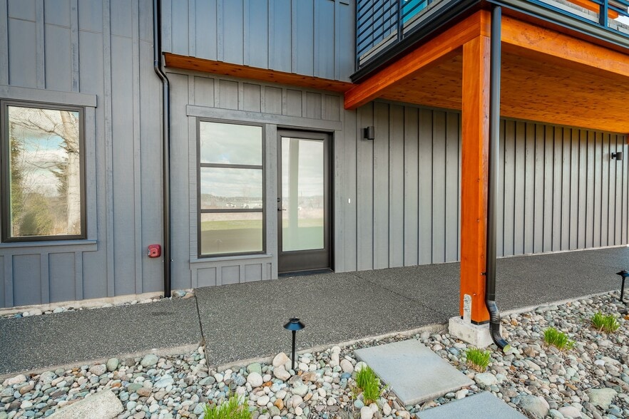 Building Photo - 8638 Harborview Rd