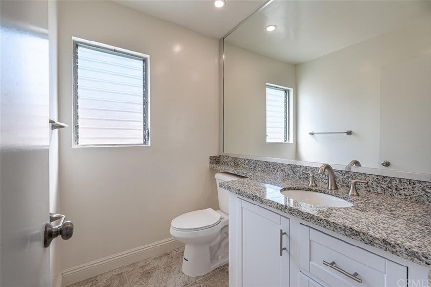 Building Photo - 5300 Fairview Blvd