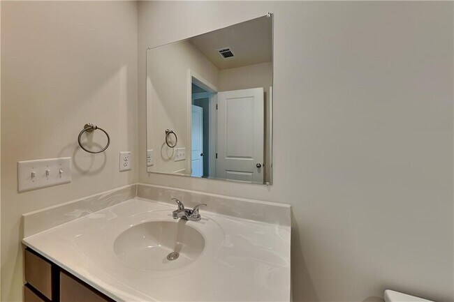 Building Photo - 265 Bloomfield Cir