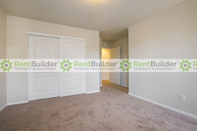 Building Photo - $200 off your first full month's rent with...