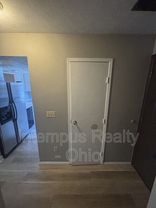 Building Photo - 10 King Arthur Ct
