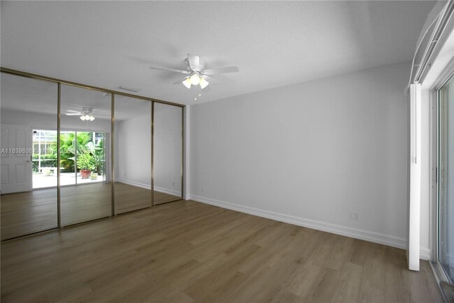 Building Photo - 9189 Sun Terrace Cir
