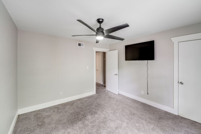 Building Photo - 2-Bedroom Birch Landing Condo with Fenced ...