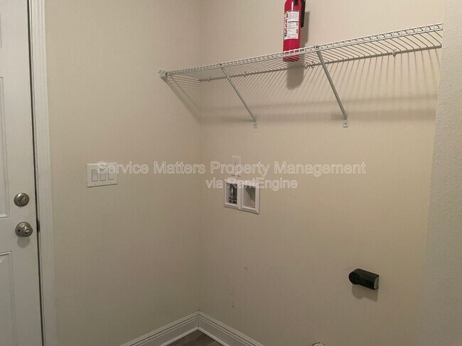 Building Photo - 4170 Roosevelt Way