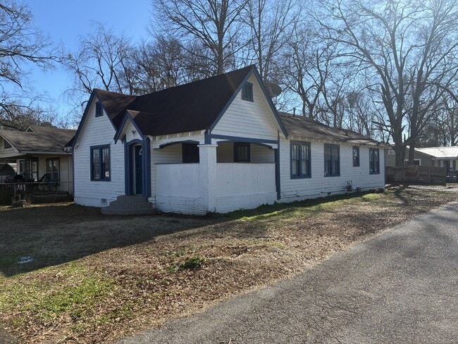 Building Photo - 201 Elmwood Ave