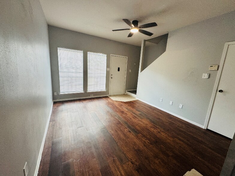 Building Photo - 8731 Village of Fondren Dr