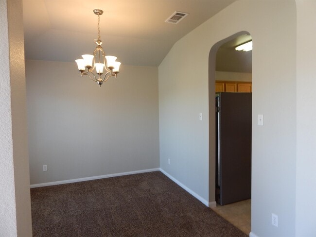 Building Photo - 601 Cattail Cir