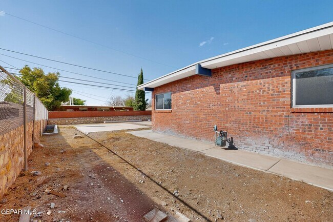Building Photo - 5108 Yvette Ave