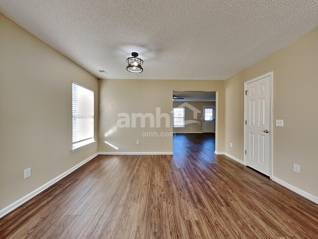 Building Photo - 235 Emerald Isle Dr