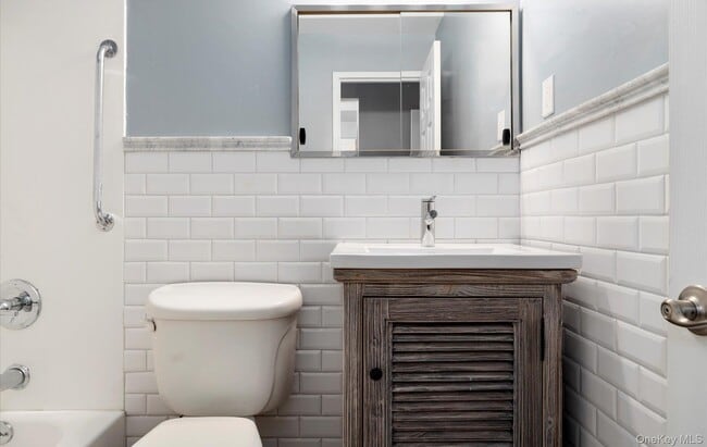 Building Photo - 25-53-53 College Point Blvd