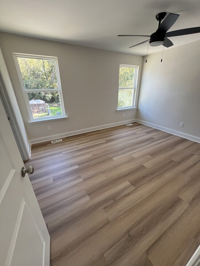 Building Photo - 1310 E 36th St