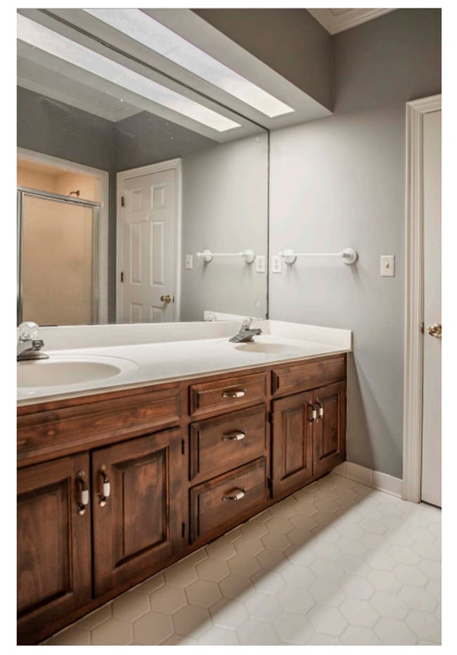 Building Photo - Beautiful 2 bedroom condo just minutes from Downtown Athens!