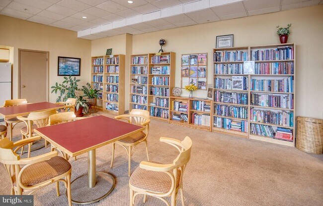 Building Photo - 28 Allegheny Ave