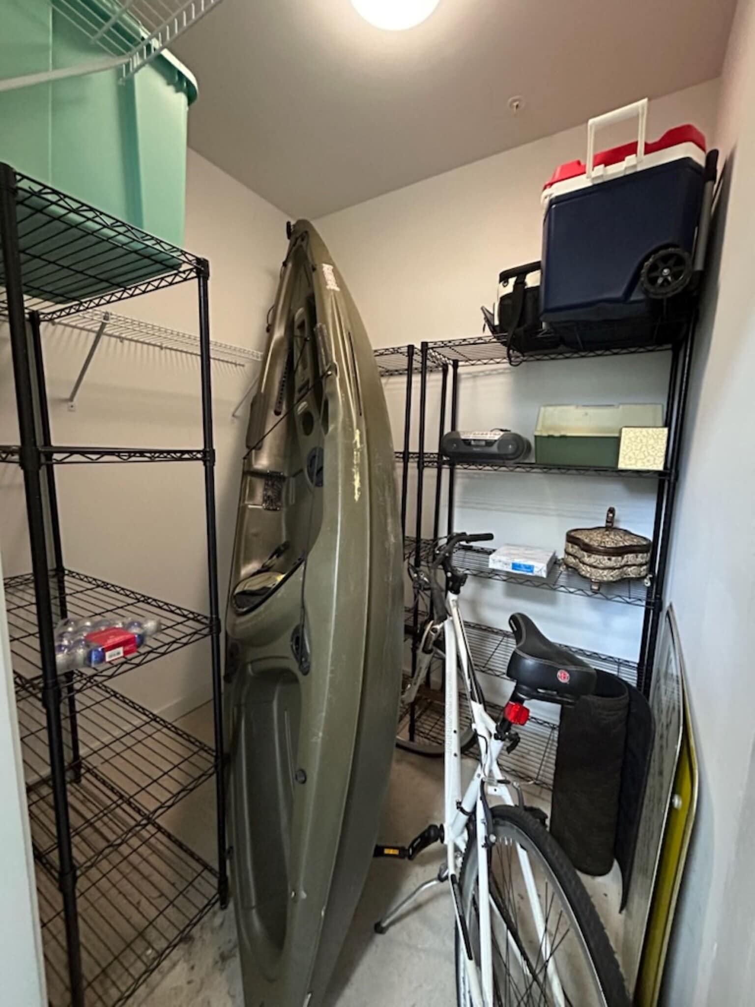 Seperate Storage Unit - 2020 5th Ave S