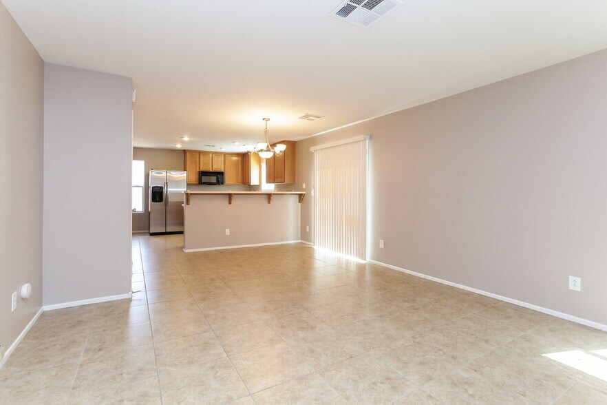 Building Photo - 3342 Villa Fiori Ave