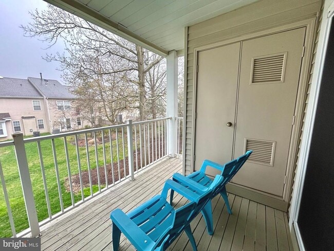 Building Photo - 904B Oliphant Ln