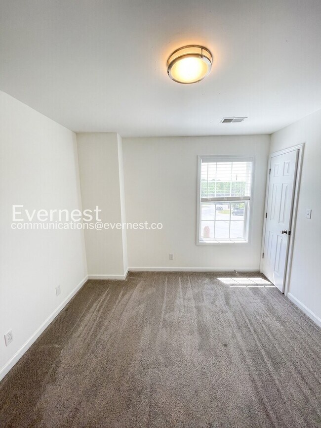 Building Photo - 2503 Elkmont Dr