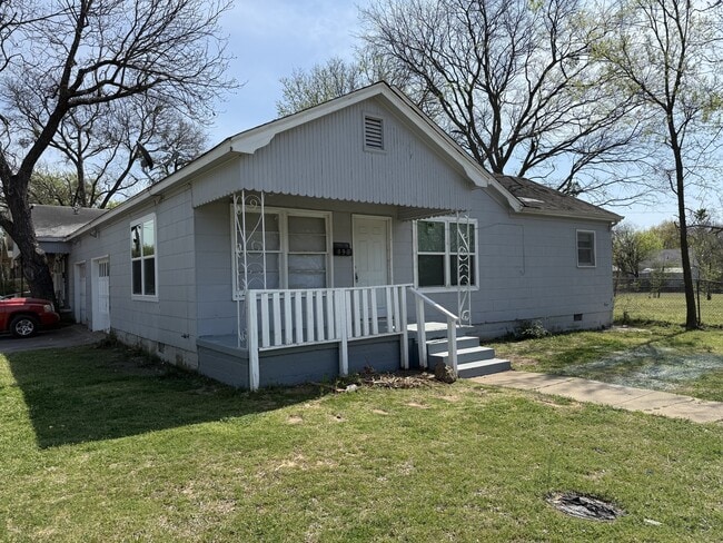 Building Photo - 330 C St