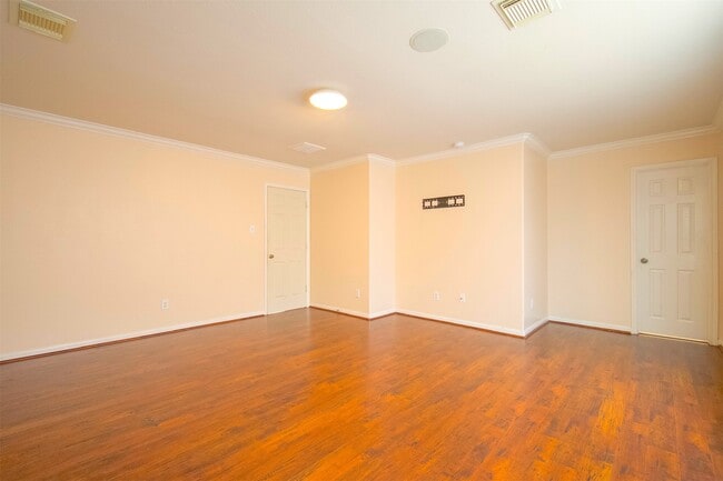 Building Photo - 15602 Waumsley Way