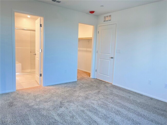 Building Photo - 137 Harmonica Ave