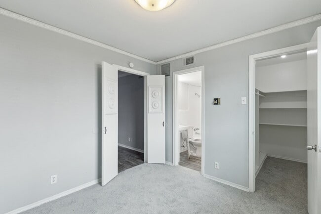 Building Photo - Casa Bonita