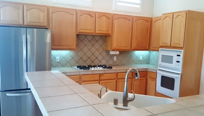 Building Photo - Amazing 4 Bedroom Home in Northwest Reno!
