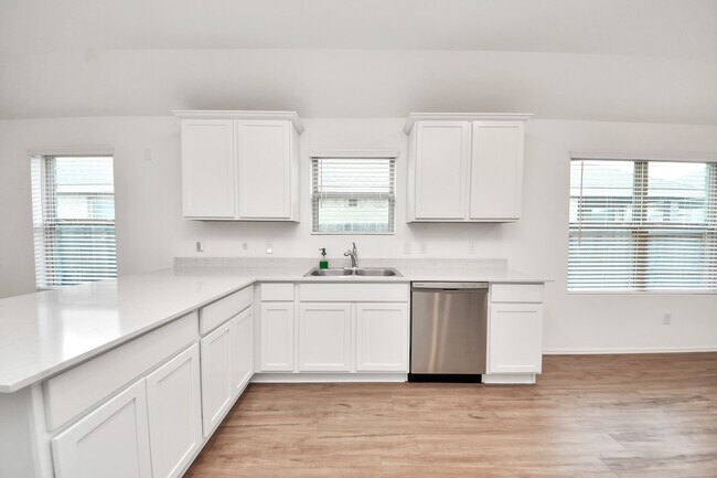 Building Photo - 6233 Arcadia Sound Ln
