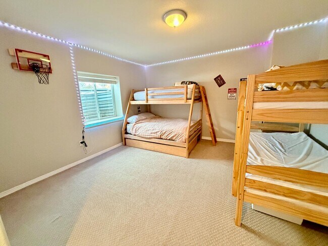 Building Photo - 104 Deer Trail Dr