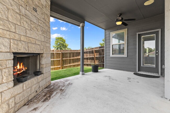 Building Photo - 10106 Macarthur Way