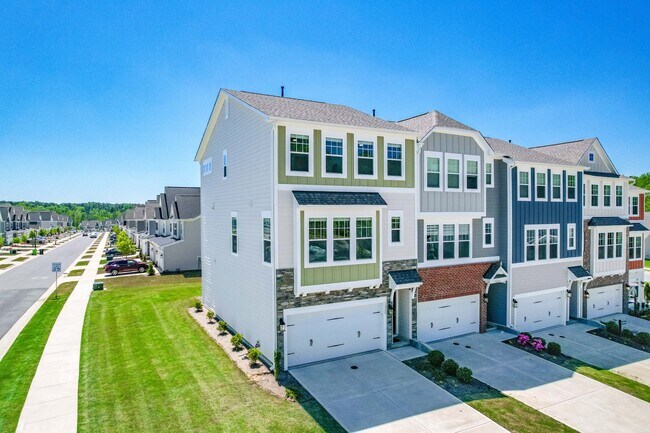 Building Photo - 2245 Kettle Falls Station