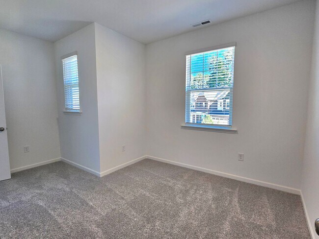 Building Photo - Stunning BRAND NEW 5 Bedroom / 4 Bath Home...