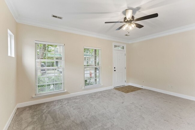 Building Photo - Beautifully maintained 3-bedroom, 2-bath townhome in Nashville’s highly desirable Lennox Village