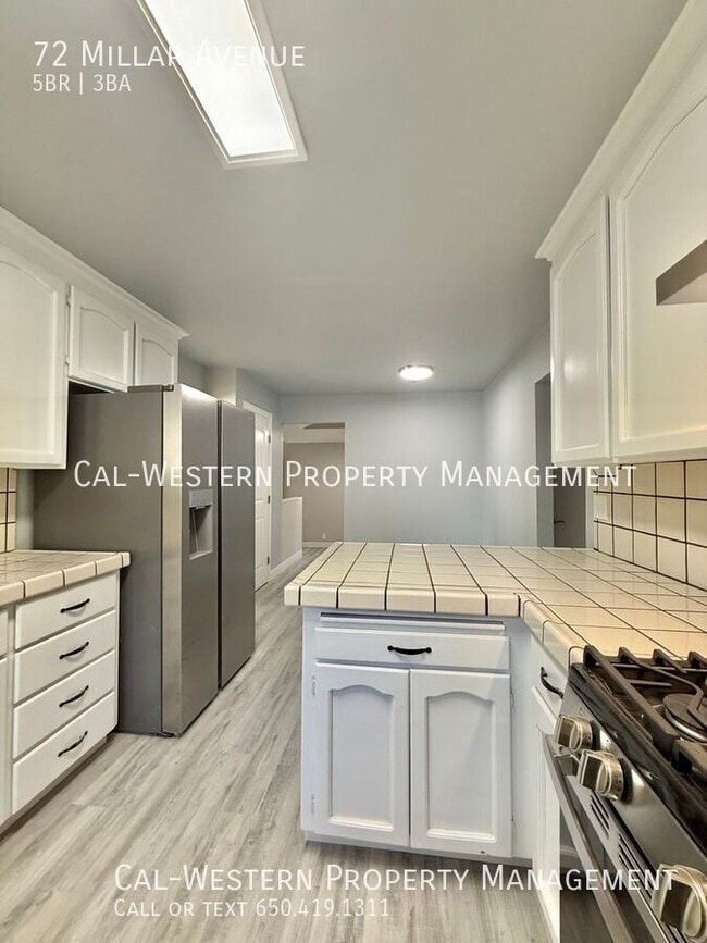 Building Photo - 72 Millar Ave