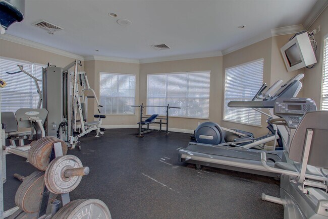 Building Photo - 520 Florida Club Blvd