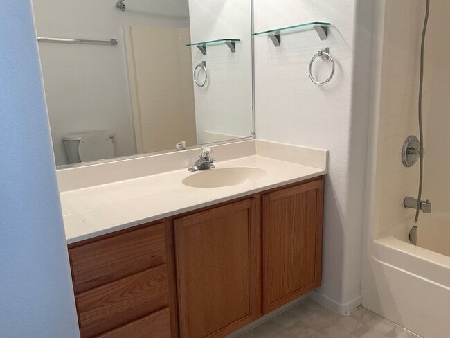 Building Photo - Sparks Family Home in Great Commuting and shopping Location