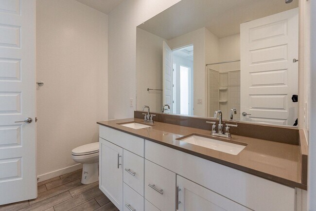 Building Photo - Modern Elegance in the Heart of Asante – L...