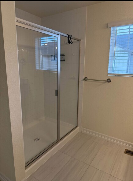 Building Photo - 16828 E 119th Ave