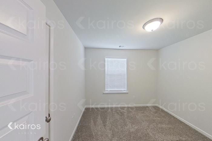 Building Photo - 203 Redwood Ct