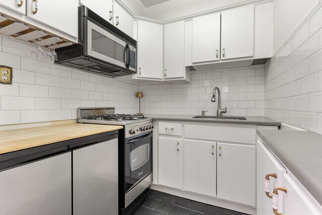 Building Photo - 27 Bowdoin St
